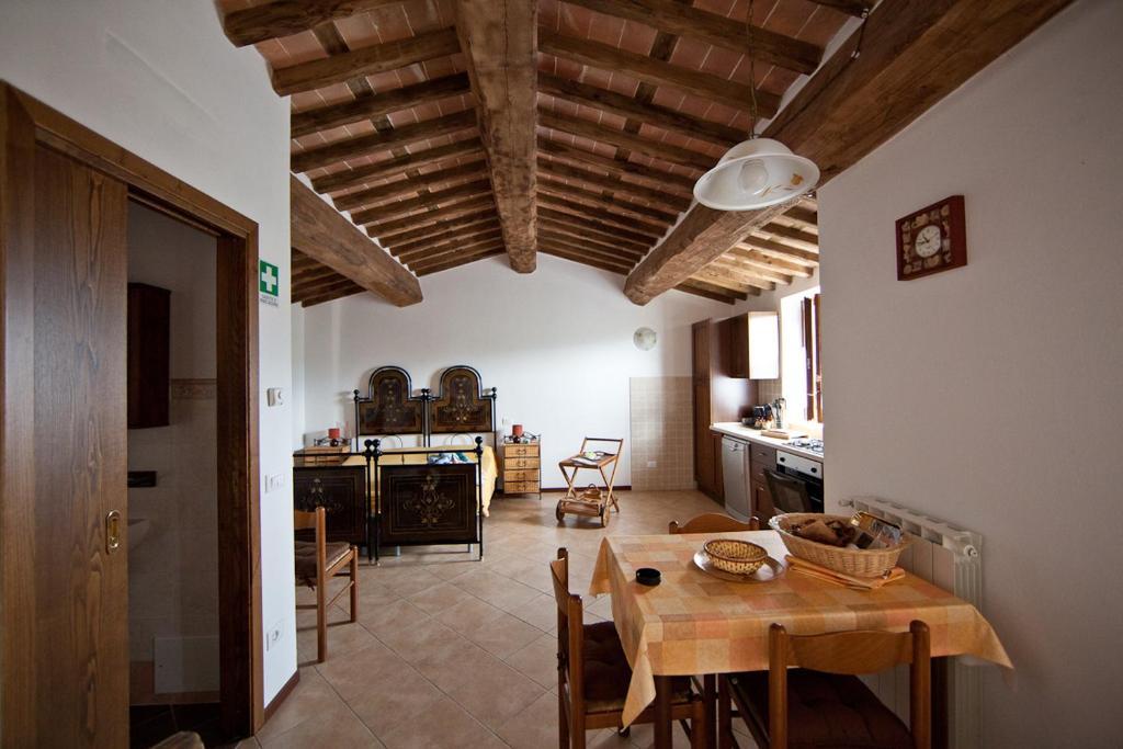 Hermitage Holidays Gallicano Szoba fotó